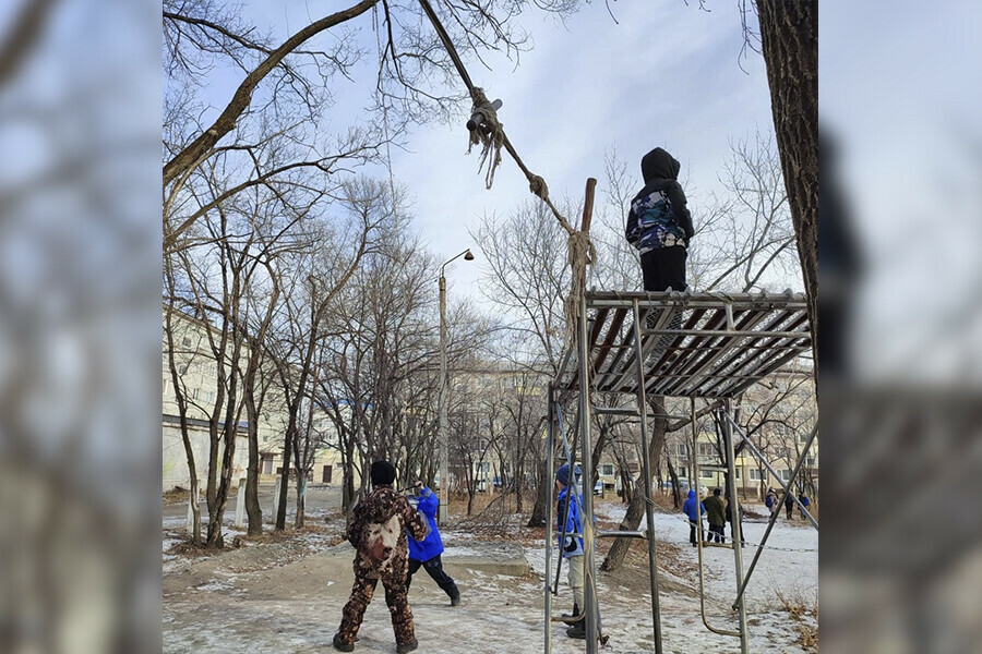 Тарзанки запрещаются общественников ужаснула опасная детская площадка в Благовещенске фото 