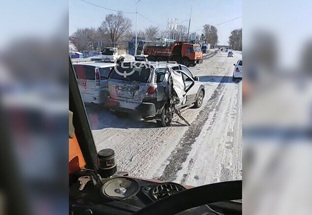 Возле Благовещенска произошло ДТП с участием КамАЗа фото