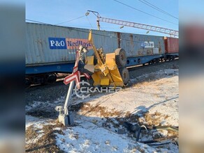 В ЗабЖД прокомментировали столкновение локомотива и грузовика на станции Гонжа Сообщается о возможной задержке поездов