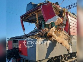 После аварии с участием поезда и грузовика в Амурской области машинист находится в тяжелом состоянии