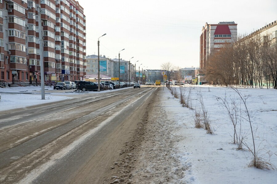 Территорий для уборки еще много мэр Благовещенска проверил как чистят город от снега фото