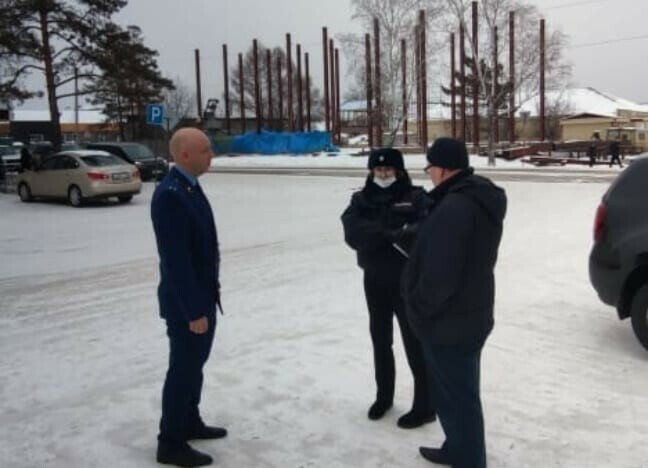 Разметка под снегом прокуратура проверила уборку дорог в Свободном и Шимановске 