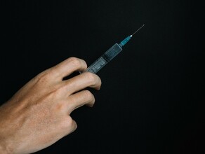 В России зарегистрировали детскую вакцину от COVID19 С какого возраста начнут прививать