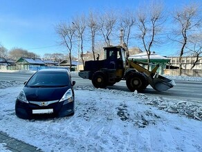 В мэрии рассказали как благовещенские автомобилисты мешают очищать улицы от снега и наледи фото