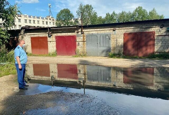 В Тынде авария в городской канализации Жители говорят о разливающихся по улице экскрементах