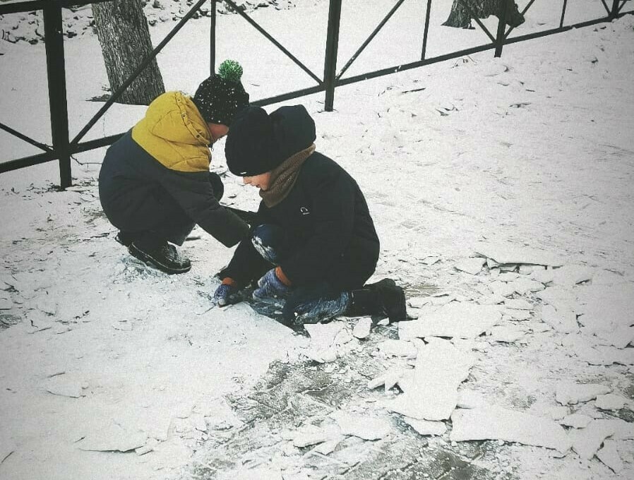Отвертка в помощь девятилетние благовещенцы вышли очищать улицу города от снега фото