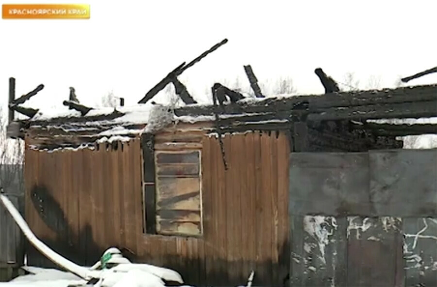 В поселке под Красноярском подростки ради TikTok подожгли дом учителя