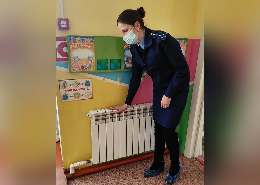 В Приамурье накажут руководителя управляйки и заведующую ДОУ за холод в детском саду