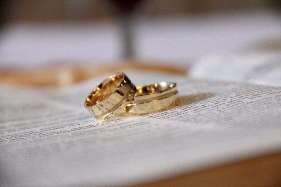 В Благовещенске предлагают заключить брак в 2022 году за 50 тысяч рублей