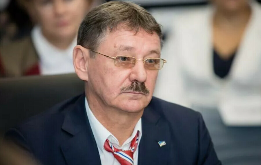 На жизнь хватает депутат из Сургута задекларировал 10 самолетов 26 квартир и 72 миллиона рублей дохода