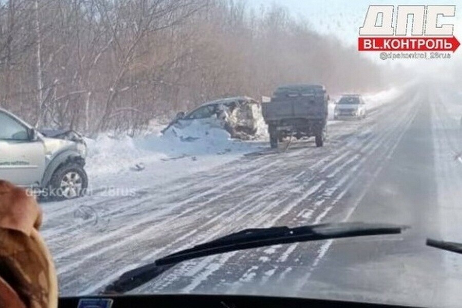 На трассе Приамурья при буксировке авто произошло серьезное ДТП Потребовалась помощь врачей