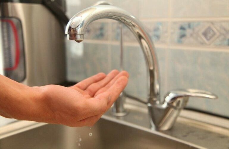 Управляющая компания в Чигирях нашла представителя собственника квартиры изза которой отключили воду в многоквартирном доме