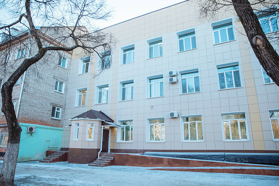 Озвучен новый срок открытия после ремонта детской поликлиники  3 в Благовещенске