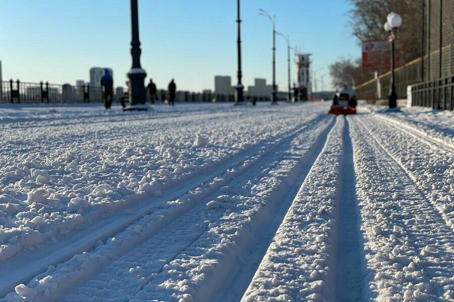 Жителей Благовещенска просят не топтать лыжную трассу на набережной видео