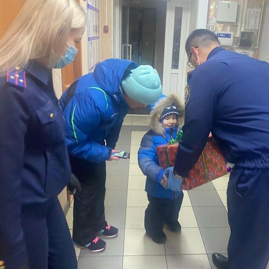 В Белогорске следователи узнали о заветной мечте сына свидетеля и сделали малышу сюрприз