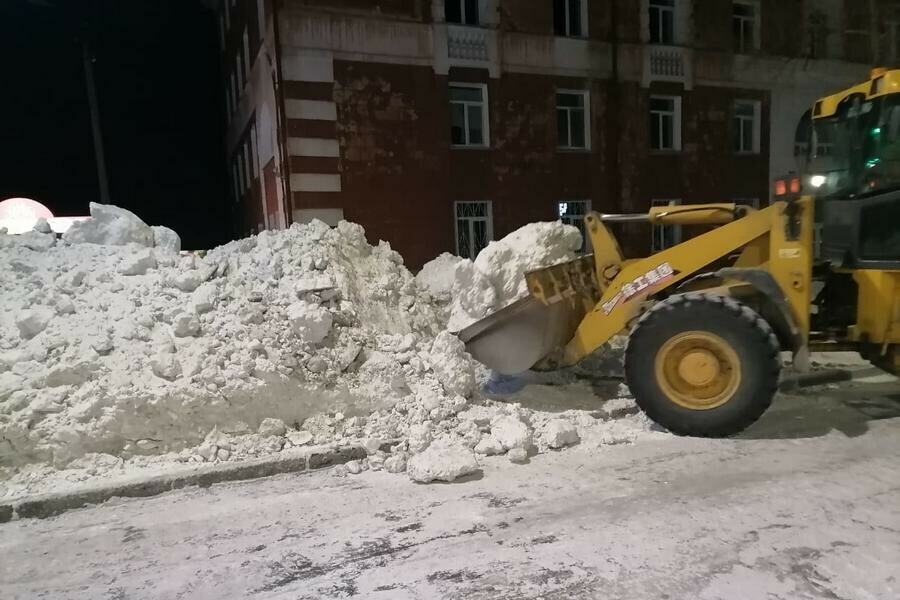 Власти Благовещенска назвали улицы которые очистят от снега и наледи в ближайшее время фото