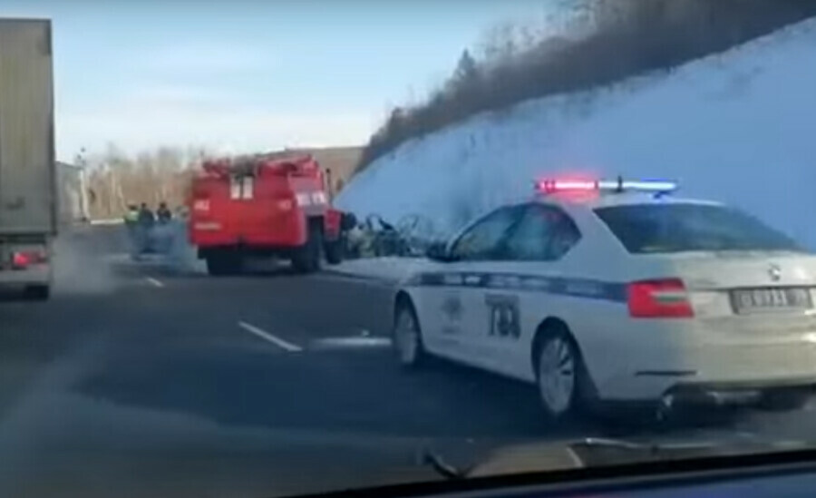 В жестком ДТП на трассе возле Кульдура погибли 4 человека видео