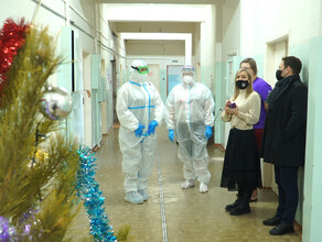 До слез Под Новый год врачам инфекционного госпиталя Благовещенска привезли подарки видео