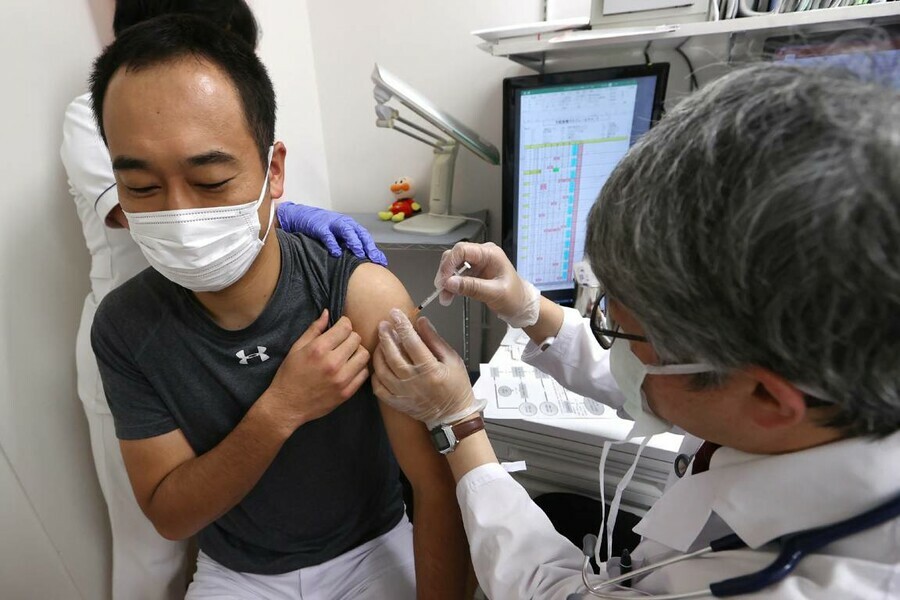 В Японии придумали вакцину от коронавируса для пожизненного иммунитета