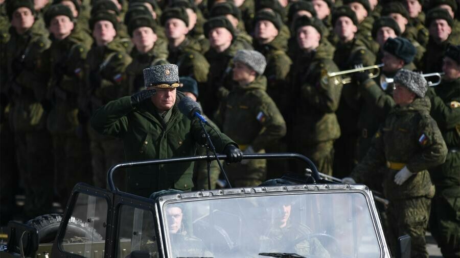 Полковники и высшие офицеры снимут каракулевые шапки по указу Путина