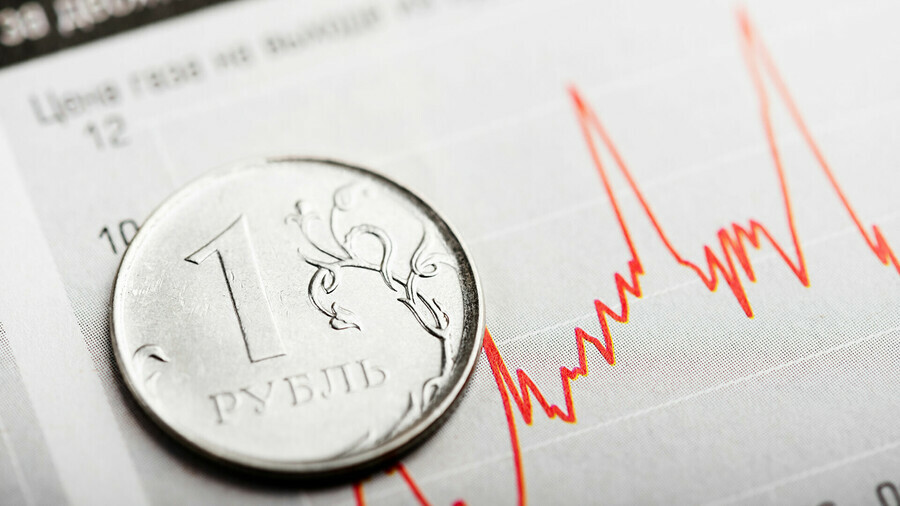 Доллар превысил максимум впервые с апреля на фоне ситуации в Казахстане
