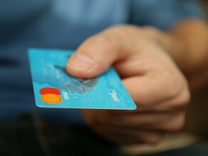 С кредитами и без квартир новая схема мошенничества распространяется в России во время новогодних праздников