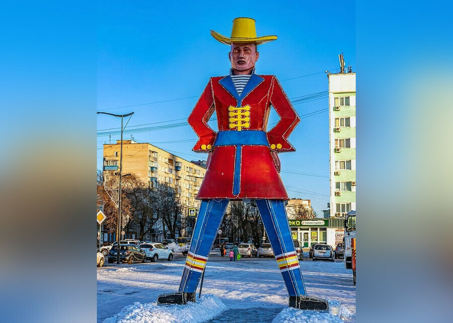 На площади Благовещенска во время праздников пострадала нога Гулливера