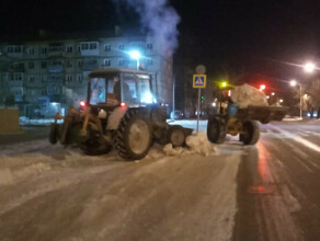 Горького Чайковского Лазо продолжается очистка улиц Благовещенска от снега и наледи