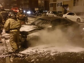 В полночь в Свободном загорелся автомобиль