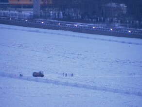 В Хэйхэ отгородились от Благовещенска длинным ограждением с проволокой