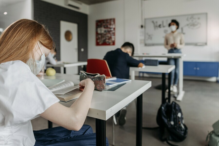 В Хабаровске ввели дополнительные каникулы для некоторых школьников