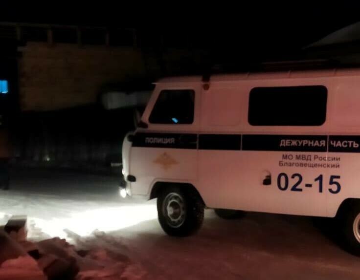 Амурские энергетики обратились в прокуратуру и пожаловались на дом который построили с грубым нарушением разместив внутри высоковольтные провода