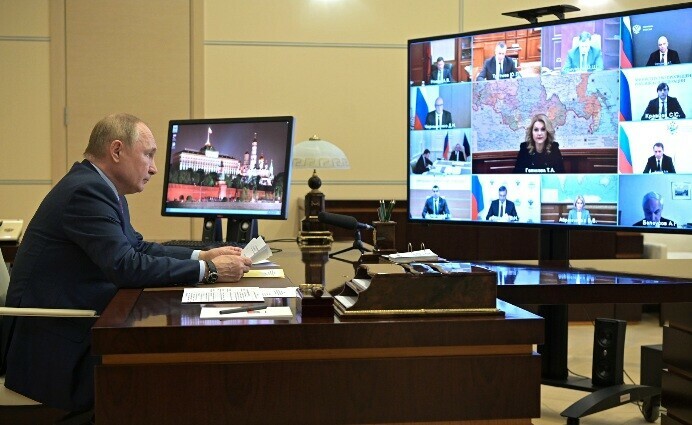 Президенту Путину доложили что общественники не смогли дозвониться в поликлиники Амурской области