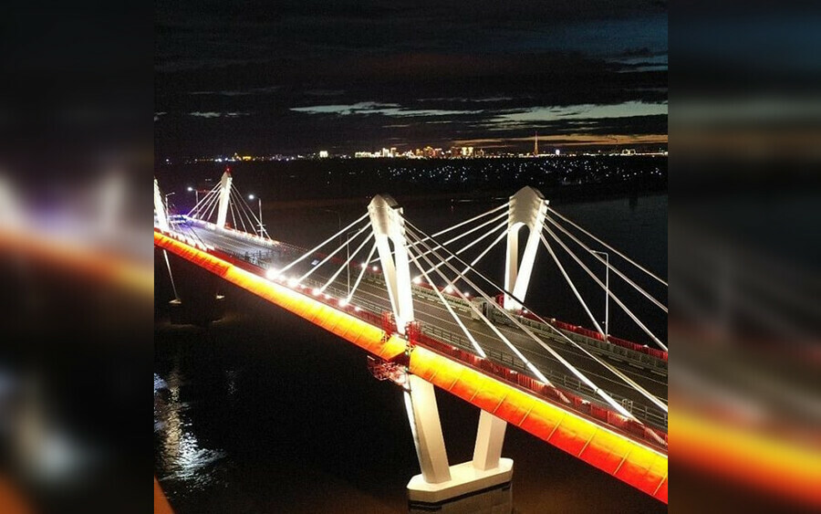 Шикарный вид на уникальный проект ночные фото международного моста через Амур