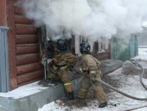 В поселке на севере Приамурья из горящего дома не смог выбраться пожилой мужчина