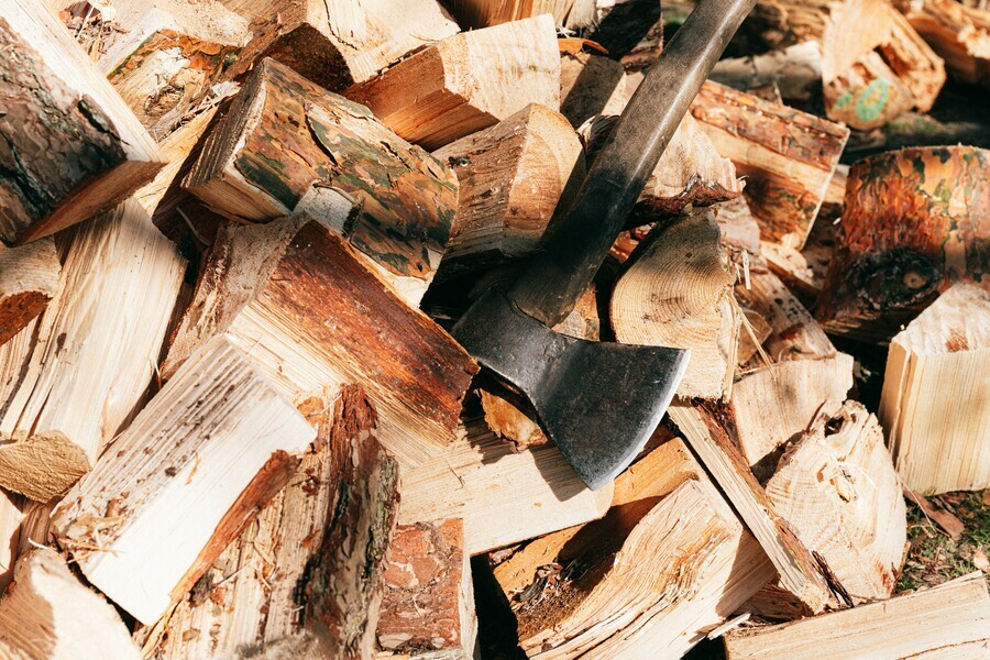 В Белогорске мужчина убил знакомого изза того что тот не принес дрова