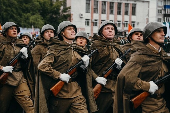 Парад Победы под дождем Как это было