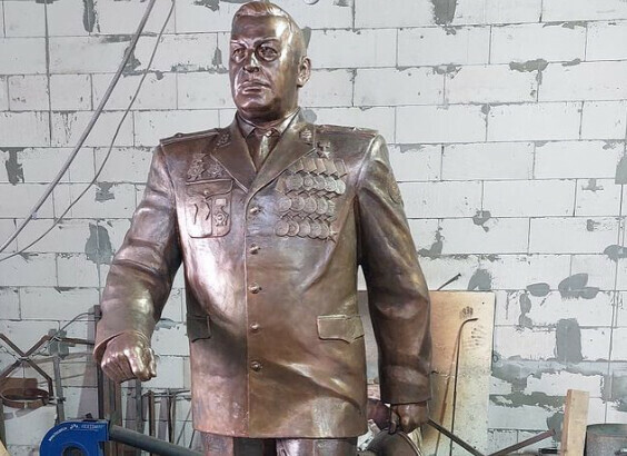 Памятник Герою Советского Союза готовят к отправке в Благовещенск  