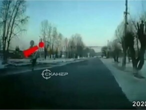 В Амурской области подросток бросился под машину видео