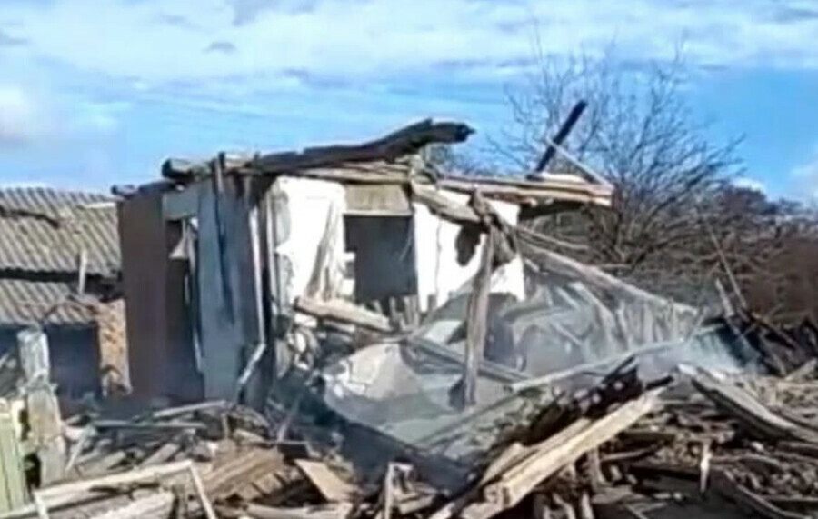 Снаряд попал в жилой дом в Ростовской области