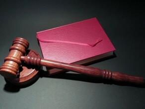 Председатель профсоюзной организации выдал поддельную справку абитуриентке для поступления в медицинский вуз 