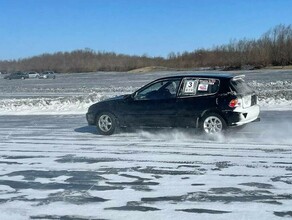 В Свободном прошли соревнования по кольцевым гонкам на льду фото 