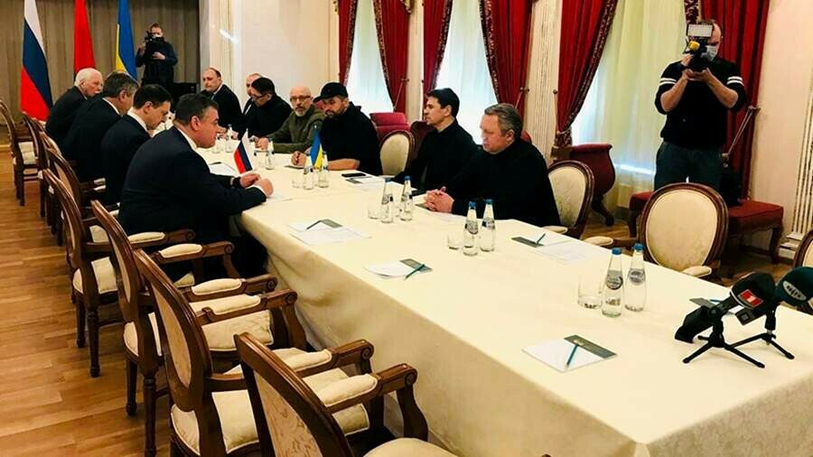 Пять часов за столом переговоров чем завершилась встреча делегаций Москвы и Киева
