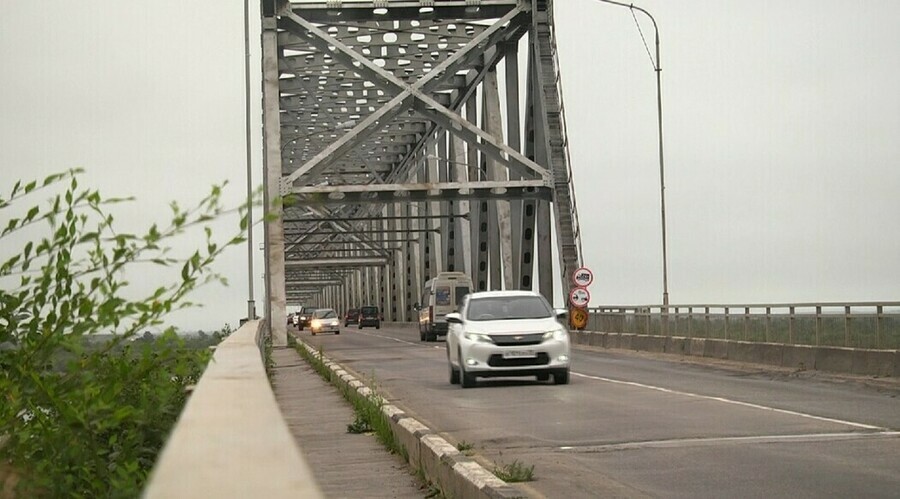 Мост через Зею полностью перекроют в ночь на пятницу Потом откроют но только  наполовину