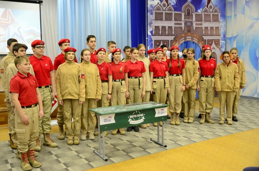 В школе Благовещенска появилась парта в честь героя Советского Союза Петра Горы