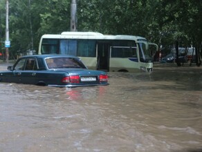 После сильного ливня часть Благовещенска оказалась обесточена Больше всего не повезло затопленному микрорайону