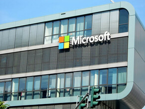 Компания Microsoft и сервис Bookingcom приостанавливают деятельность в России