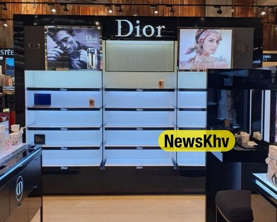 В одном из крупных магазинов Хабаровска с прилавков исчезли Chanel и Dior фото