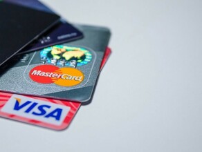 А без сдачи будет Visa и Mastercard приостанавливают работу в России