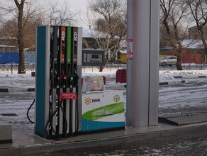 В Благовещенске в сети одной из автозаправок подешевел бензин Как с ценами на других